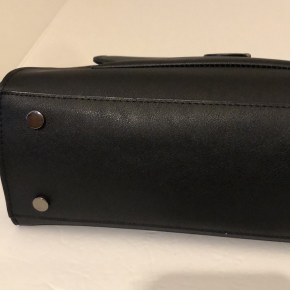 LouLu purse w/ shoulder strap - Picture 8 of 11